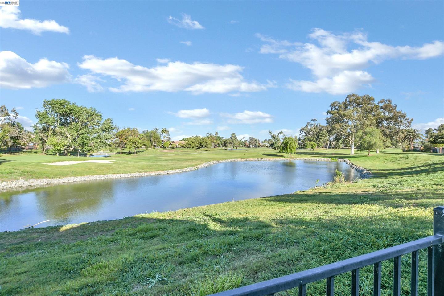 1001 Saint Andrews Dr photo 2