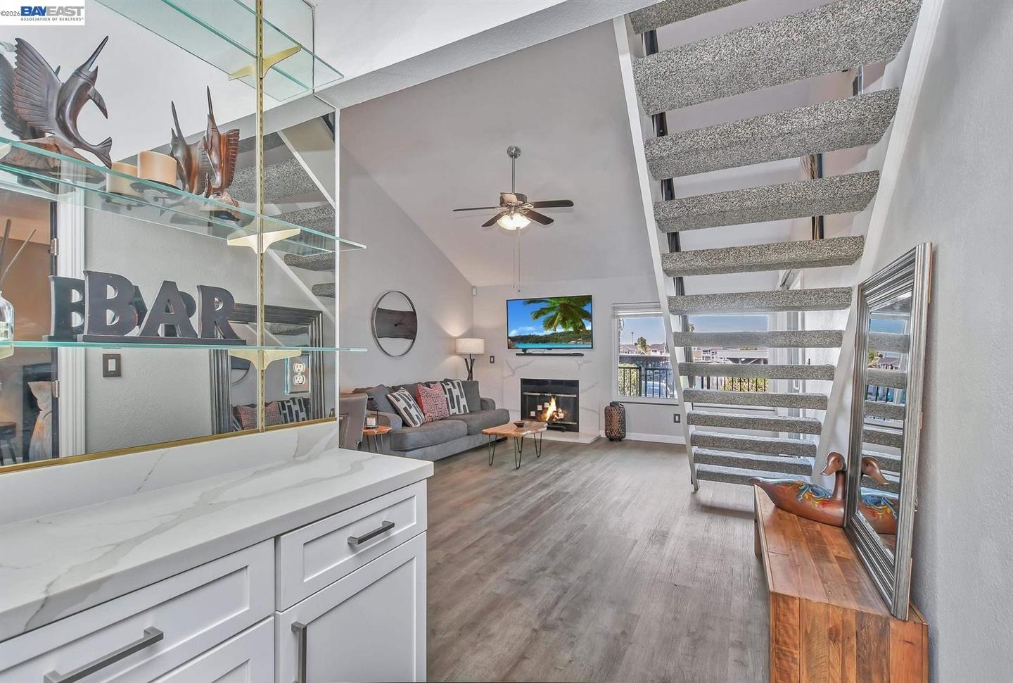1516 Trawler St photo 28