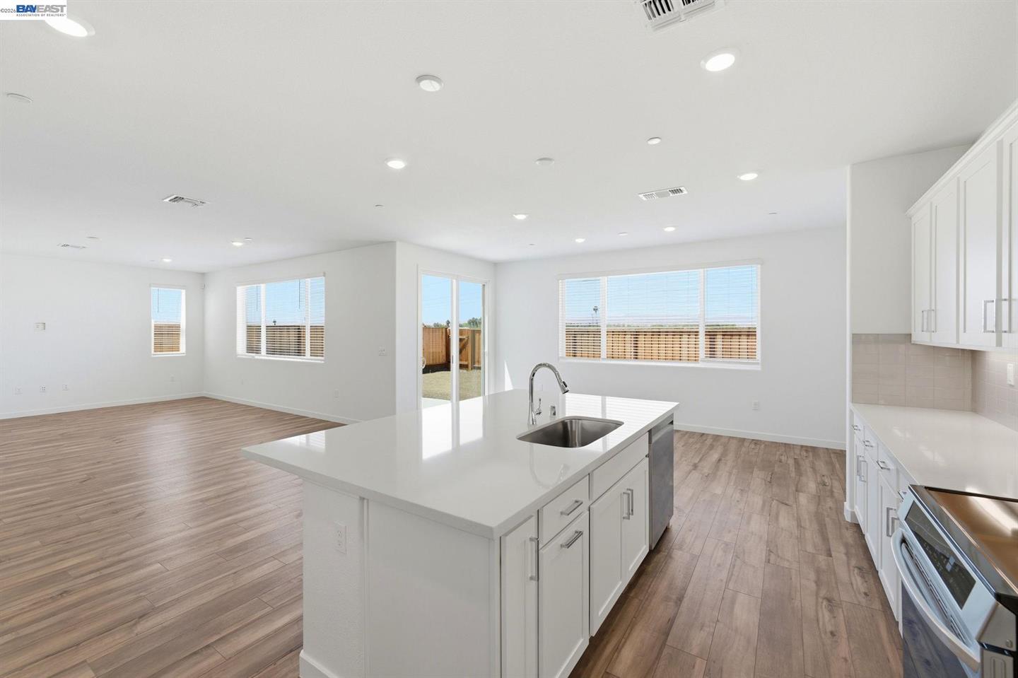 1028 Bluebell Circle photo 4