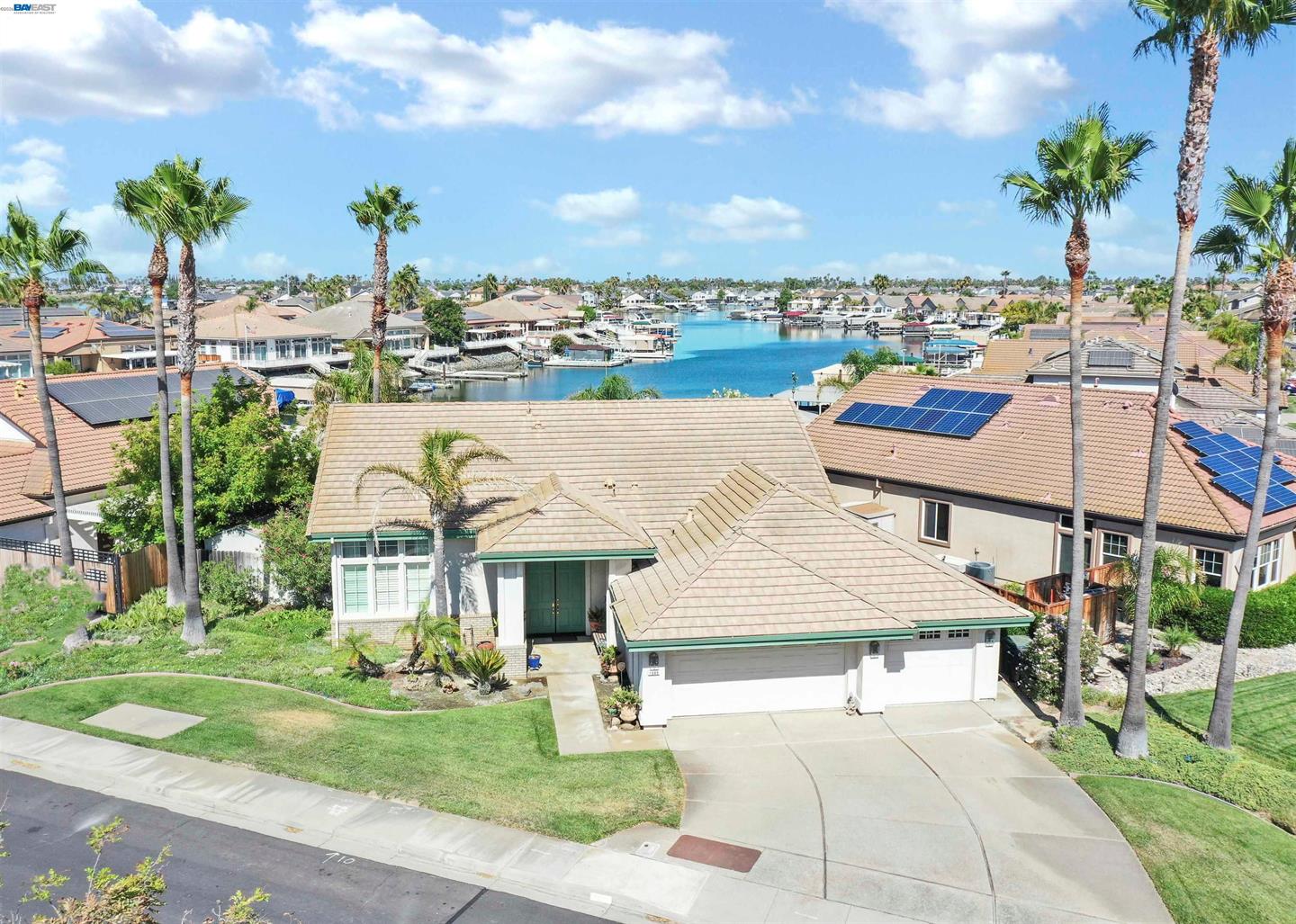 1989 Newport Dr photo 2