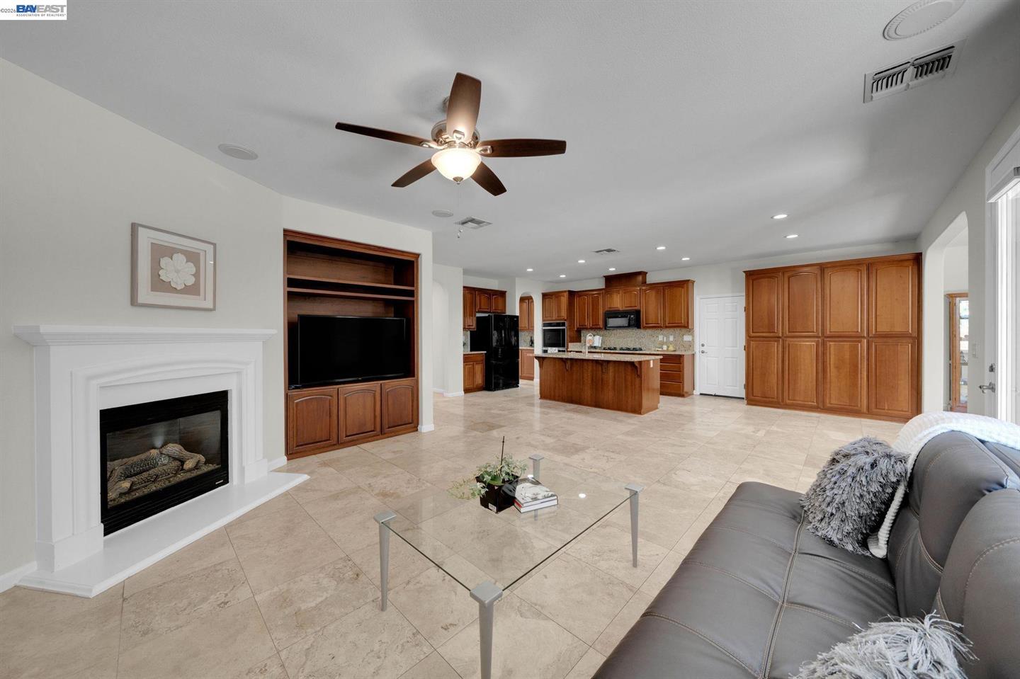 6391 Crystal Springs Cir photo 5