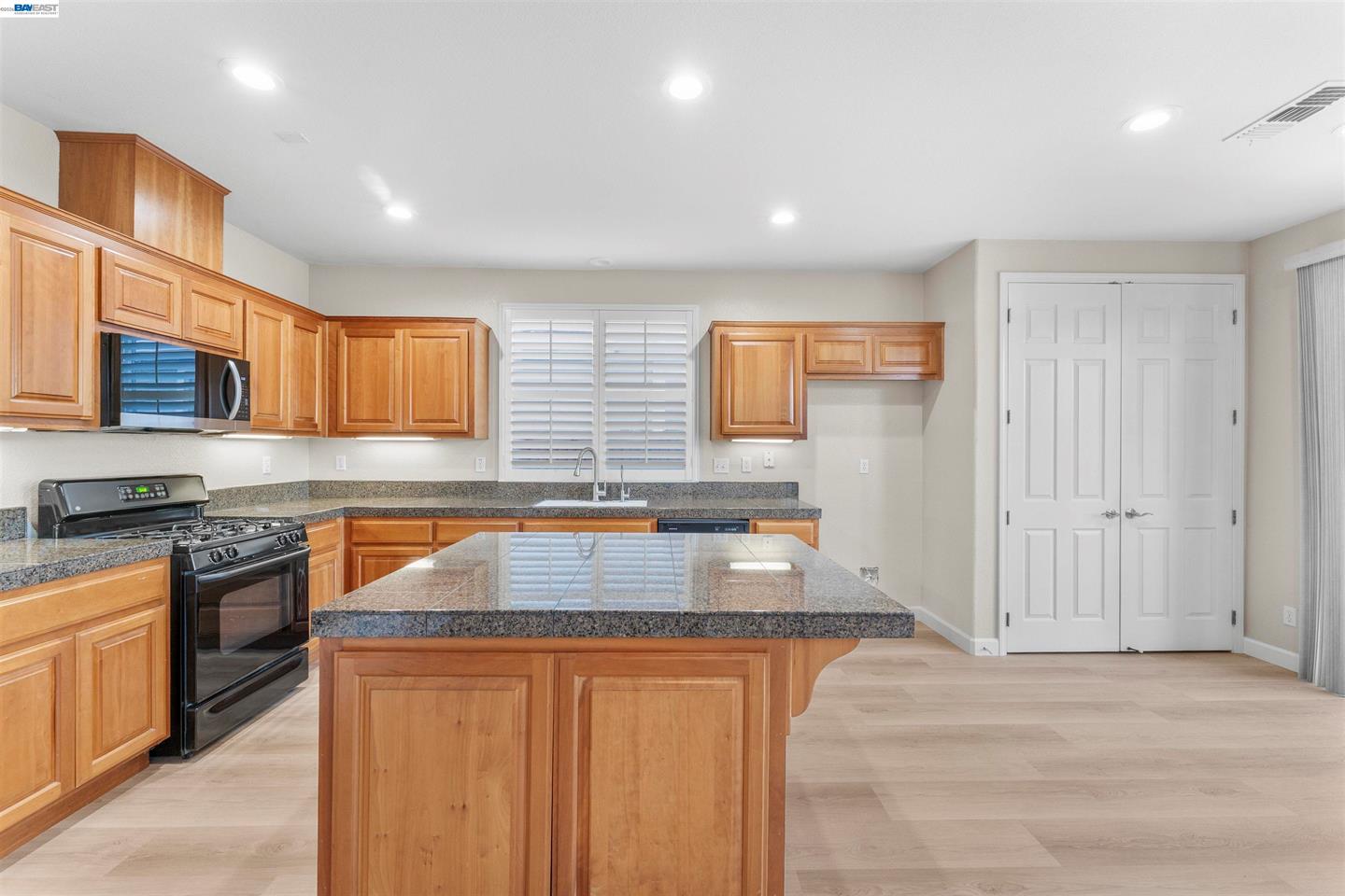 2652 Crescent Way photo 17