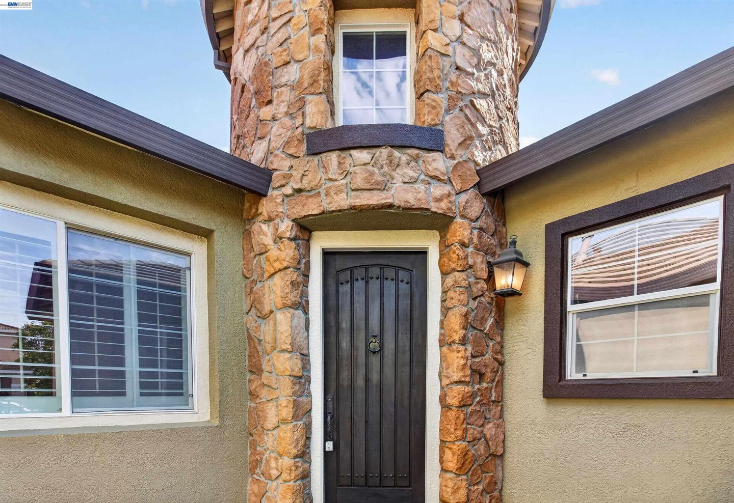 2243 Winchester Loop photo 4