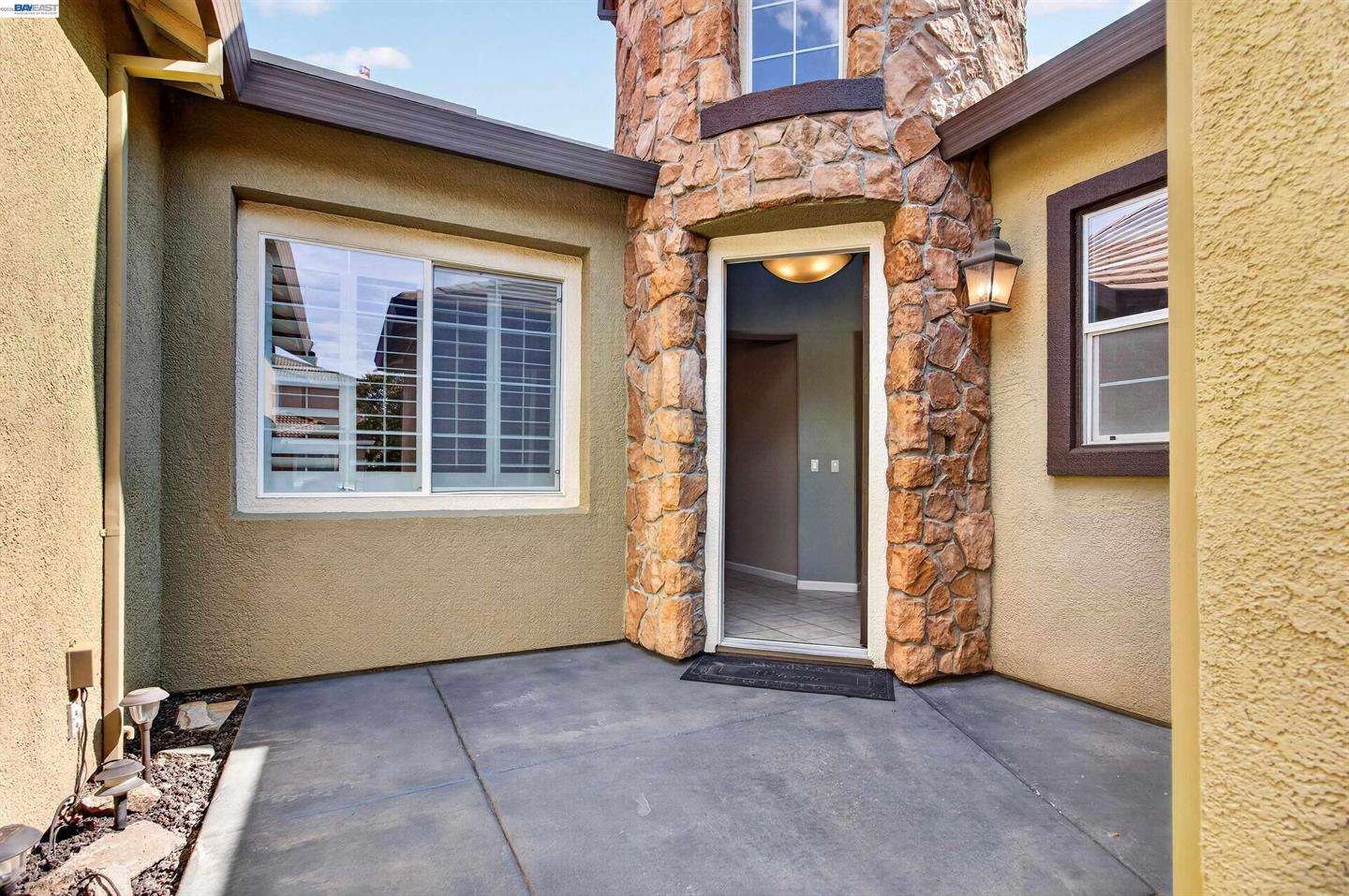 2243 Winchester Loop photo 5