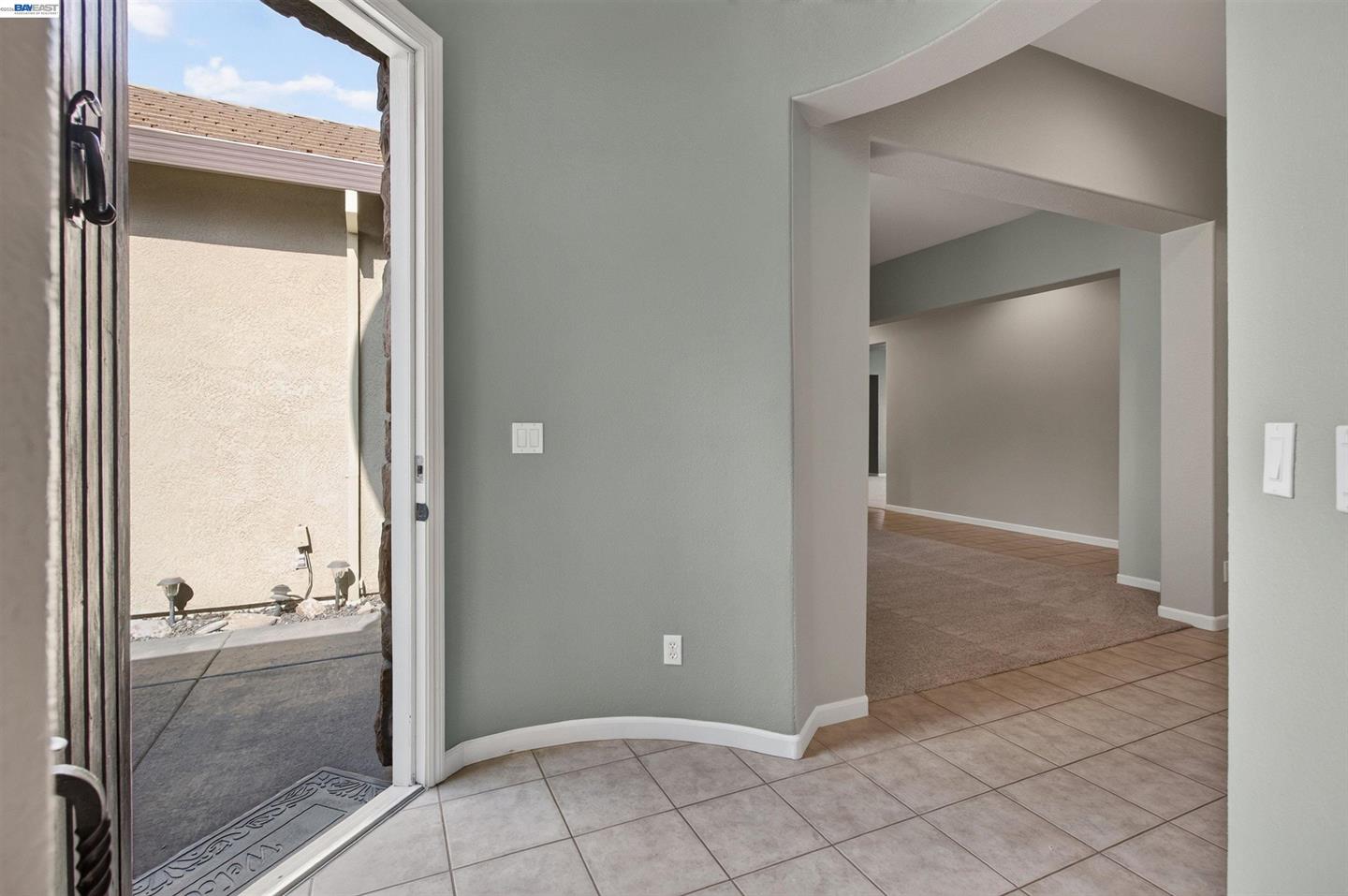 2243 Winchester Loop photo 8