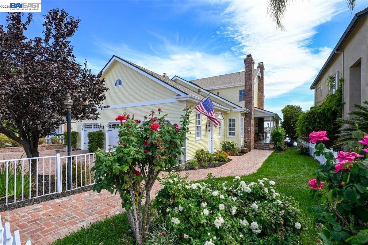 4450 Driftwood Ct photo 2