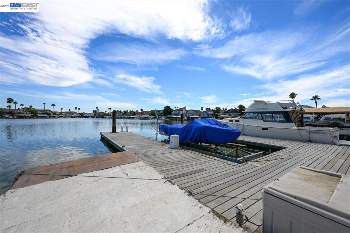 4450 Driftwood Ct photo 4