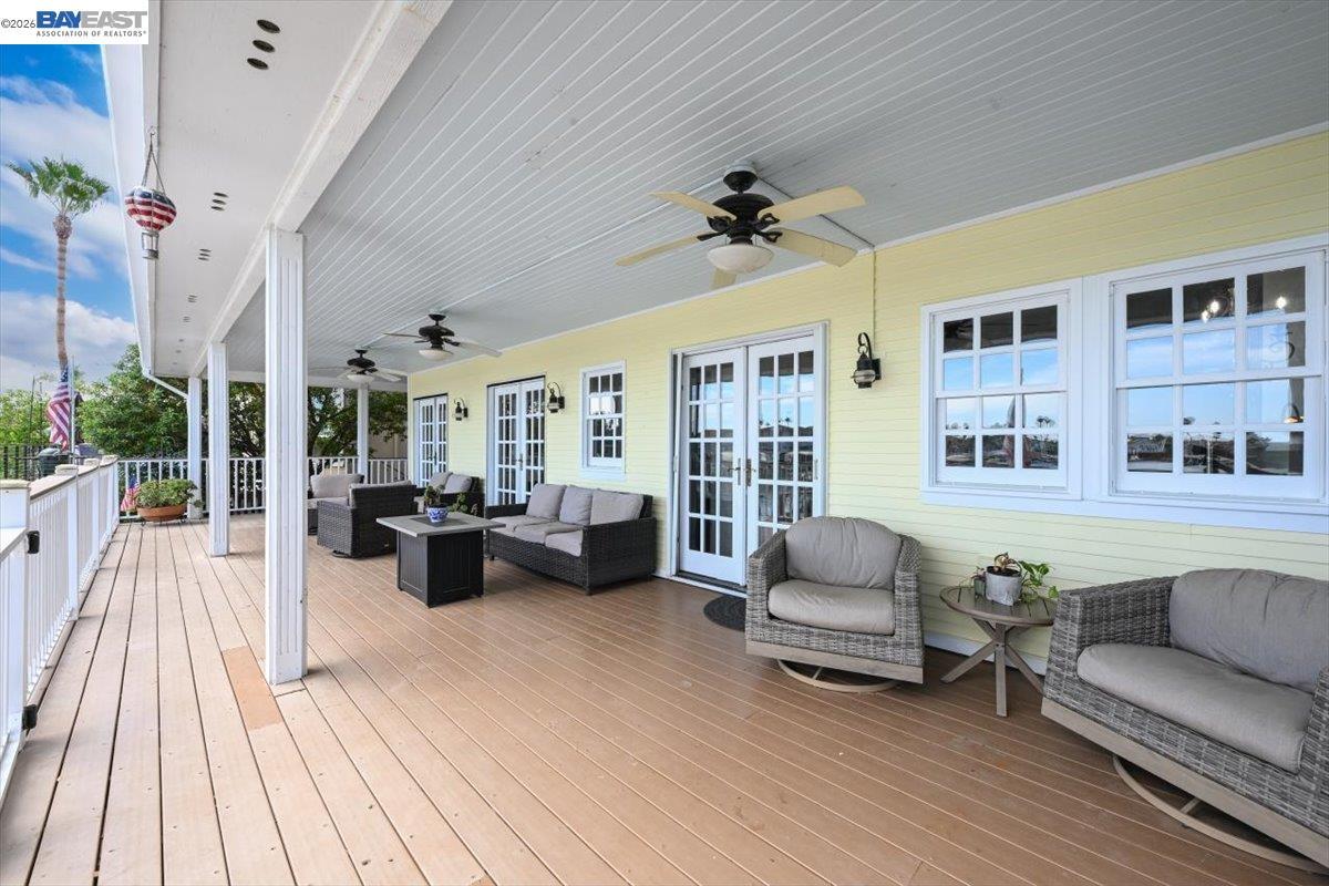 4450 Driftwood Ct photo 8