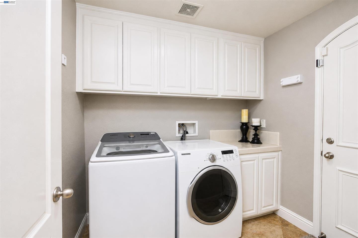 124 Tennyson Ct photo 20