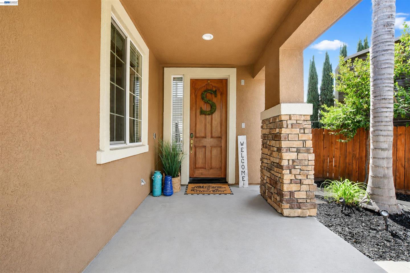 124 Tennyson Ct photo 4