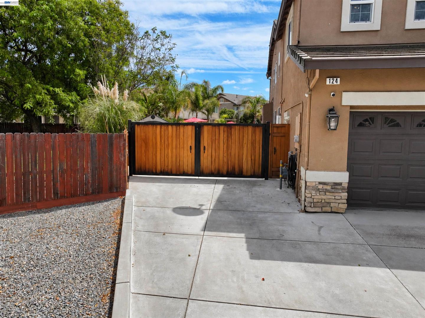 124 Tennyson Ct photo 6