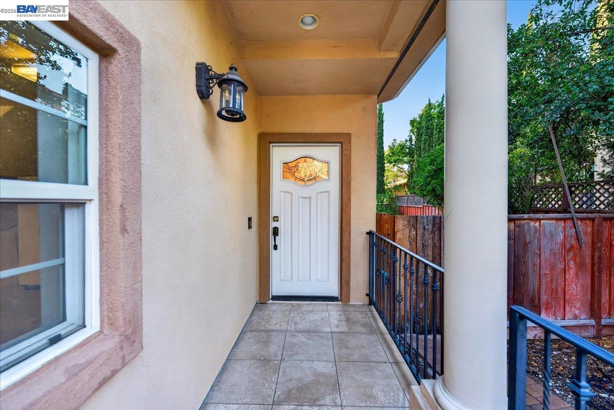 725 W Hacienda AVE photo 3