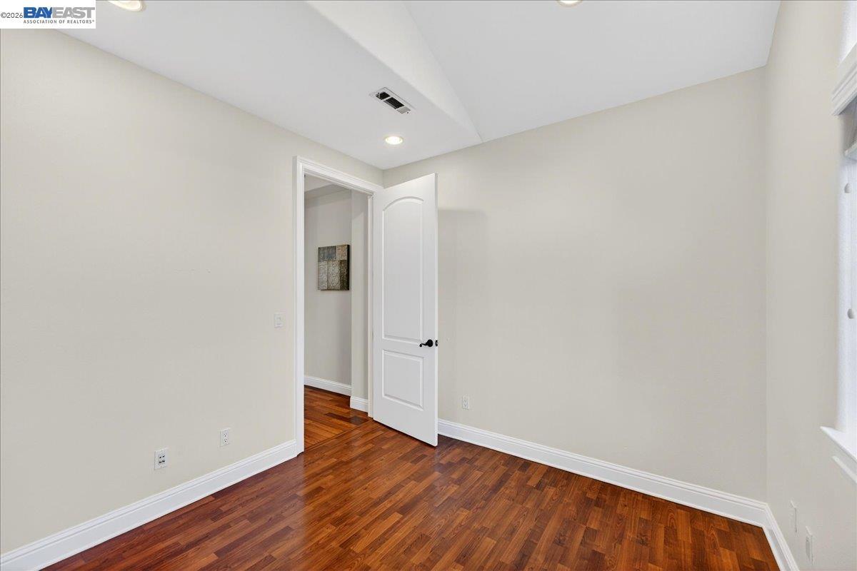 725 W Hacienda AVE photo 33