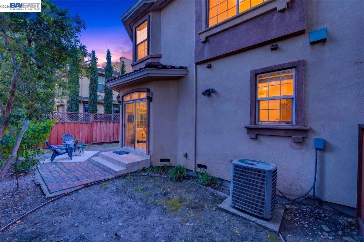725 W Hacienda AVE photo 47