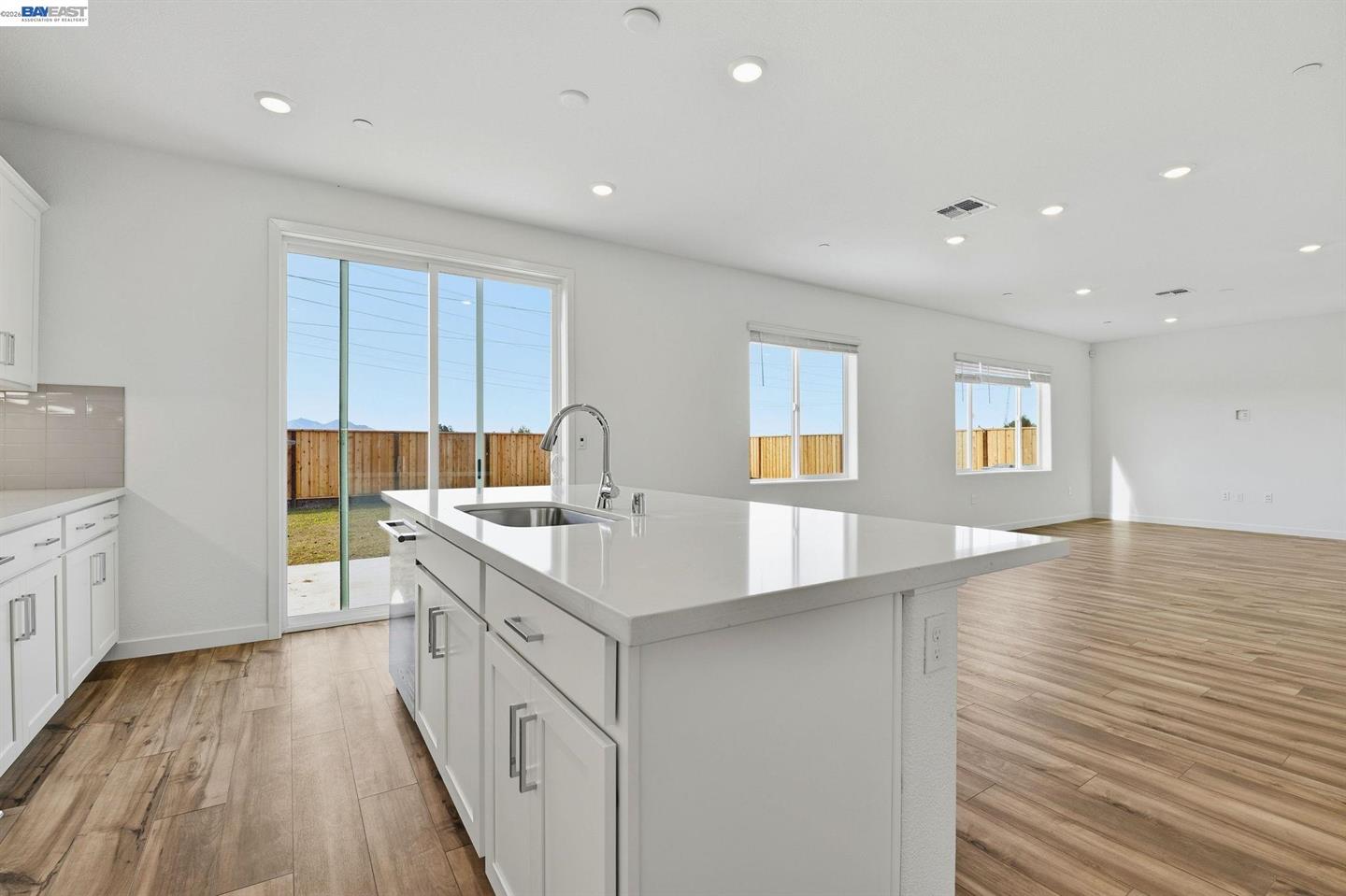 1008 Bluebell Circle photo 3