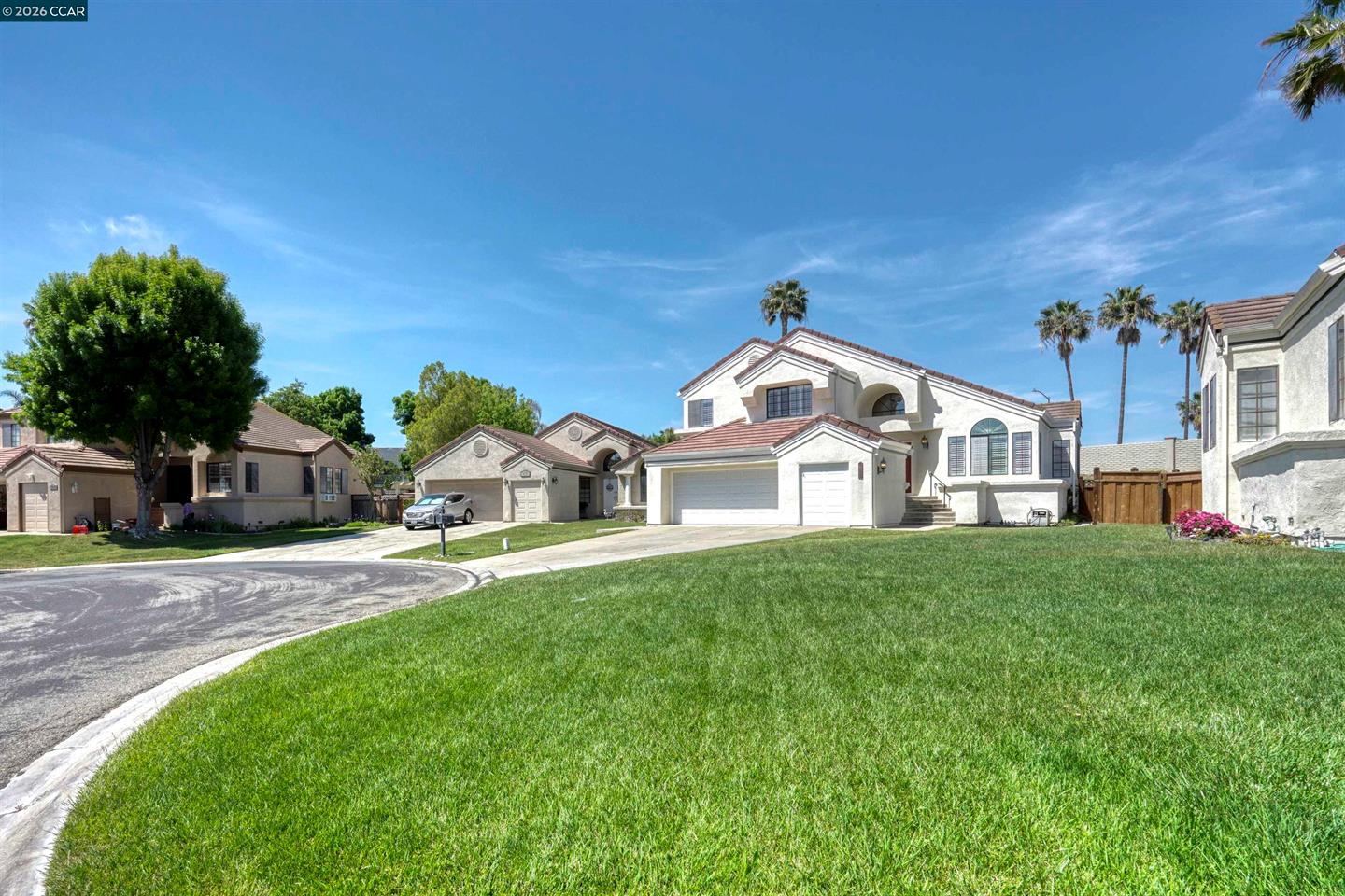 5535 Edgeview Dr photo 2