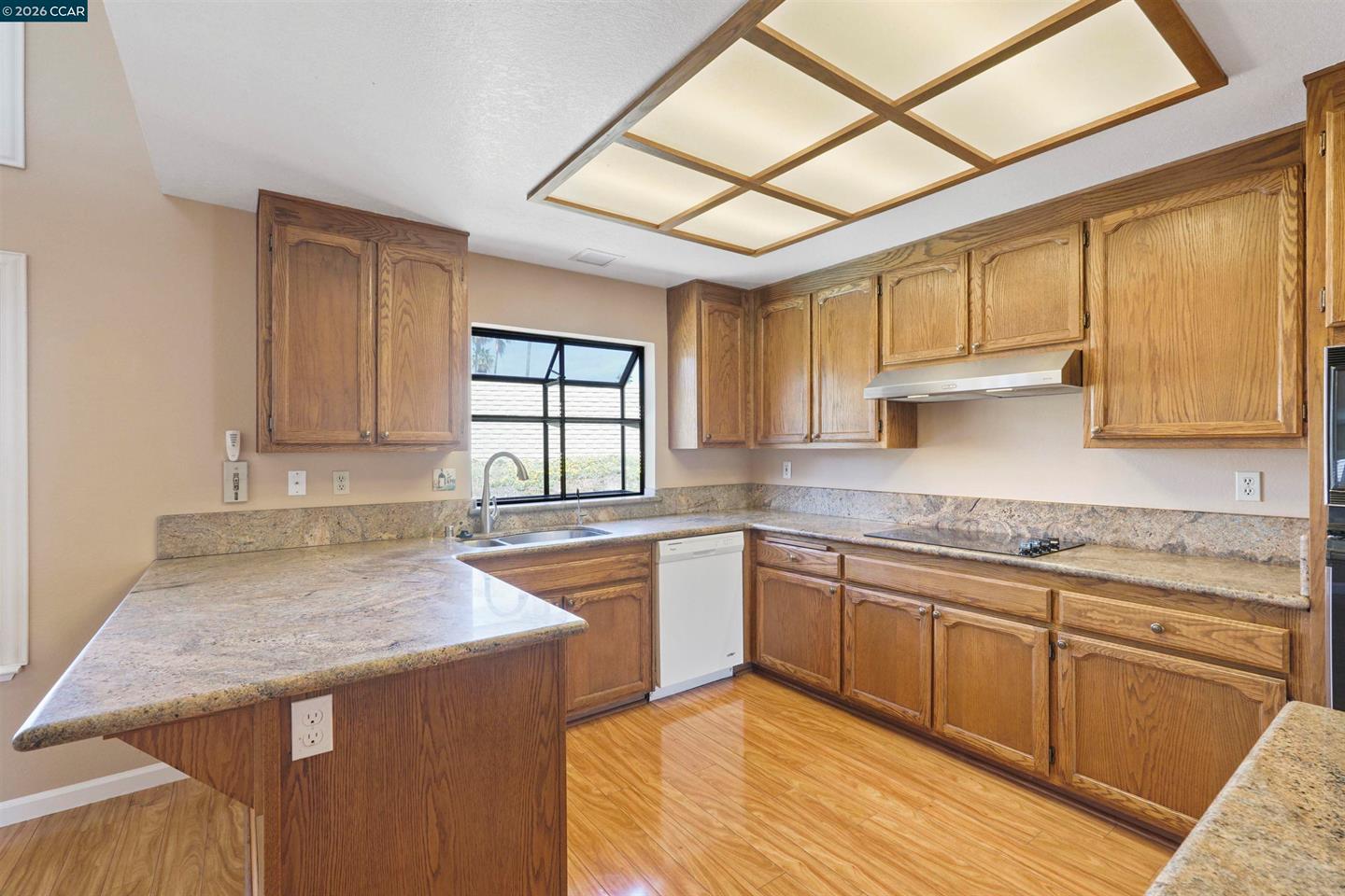 5535 Edgeview Dr photo 11