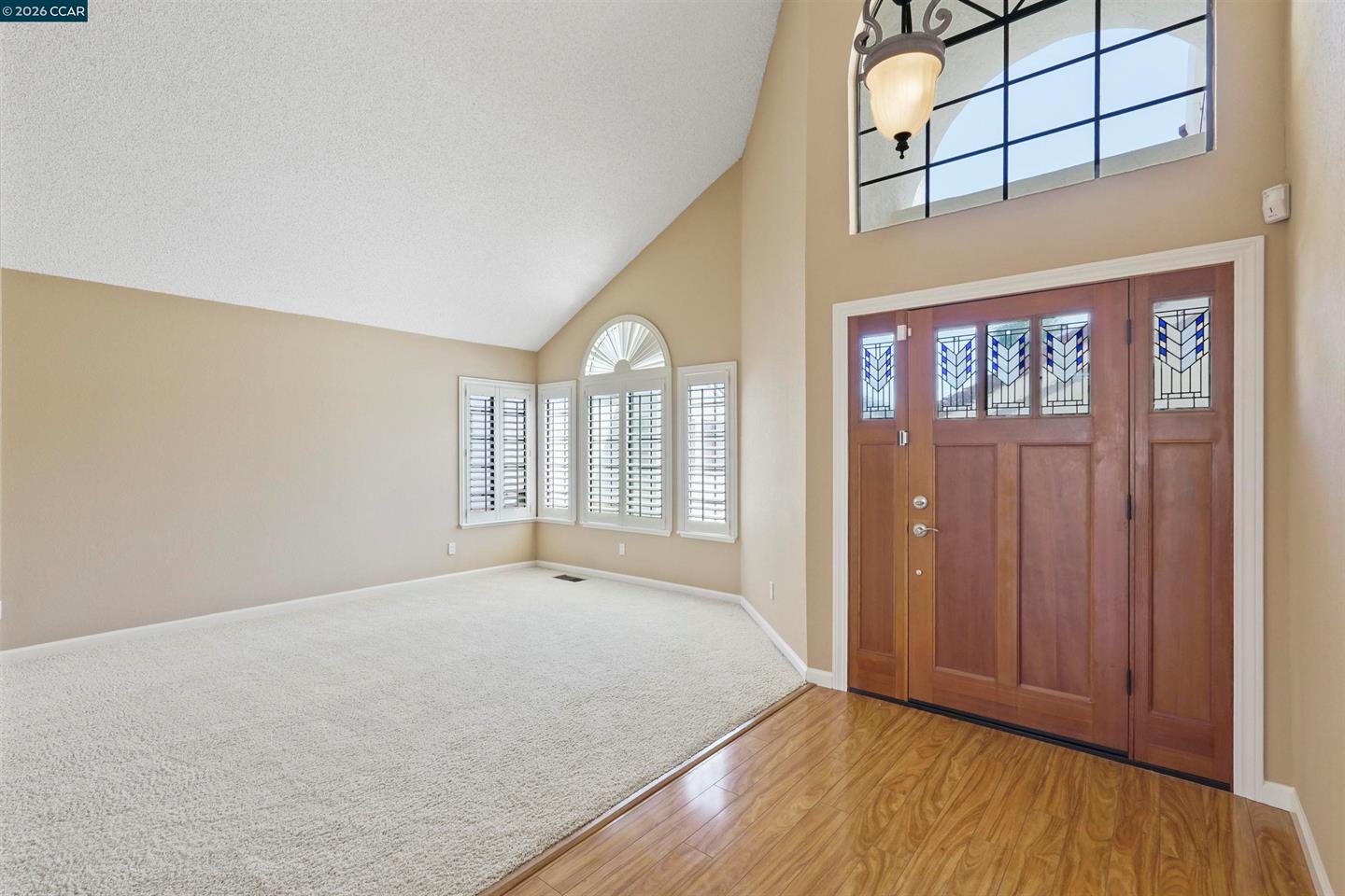 5535 Edgeview Dr photo 4