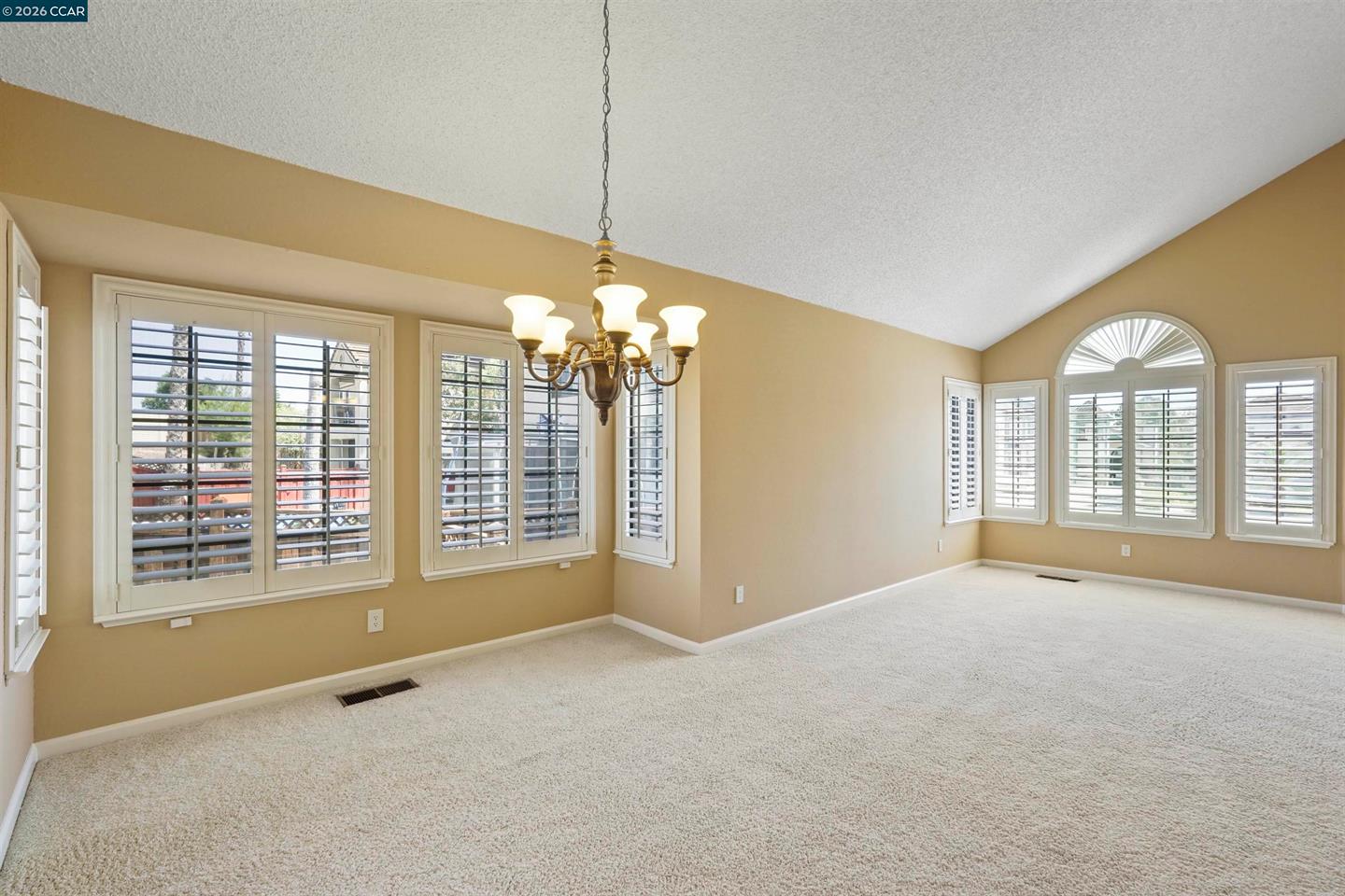 5535 Edgeview Dr photo 6
