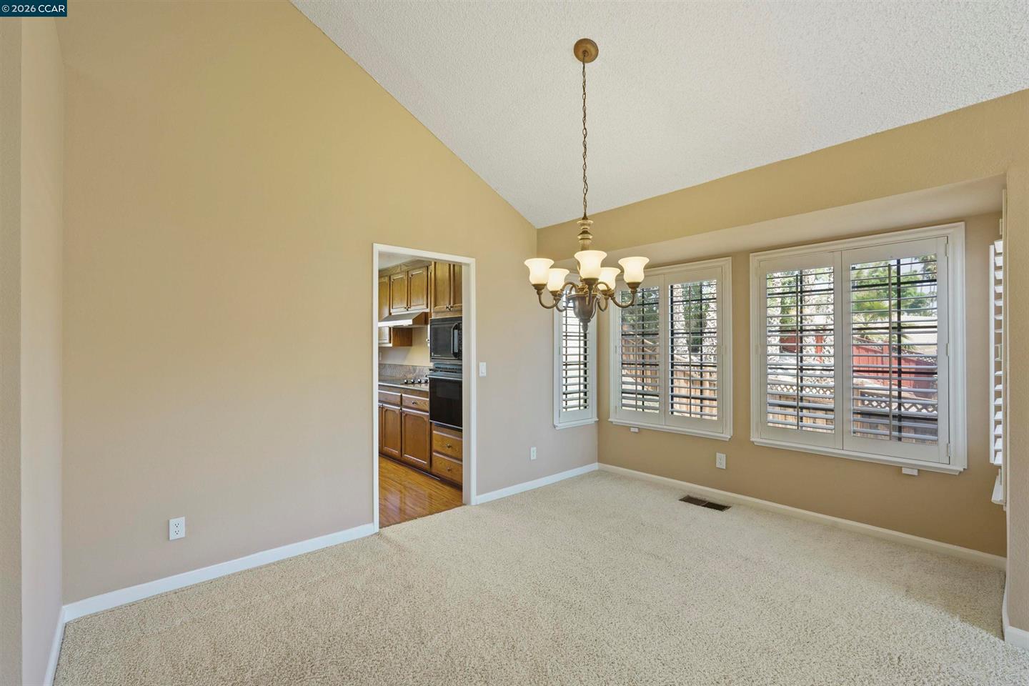 5535 Edgeview Dr photo 9