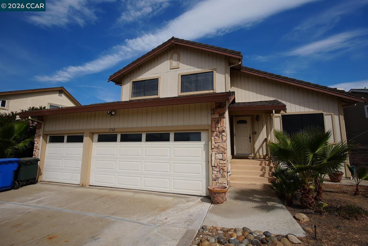 1732 Dolphin Pl photo 2