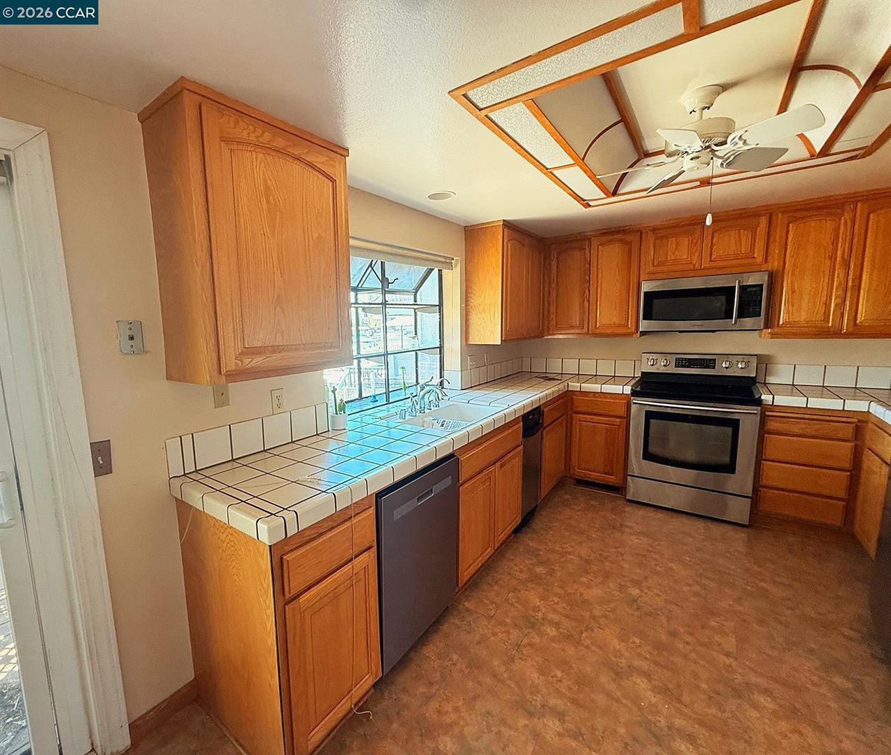 1732 Dolphin Pl photo 13