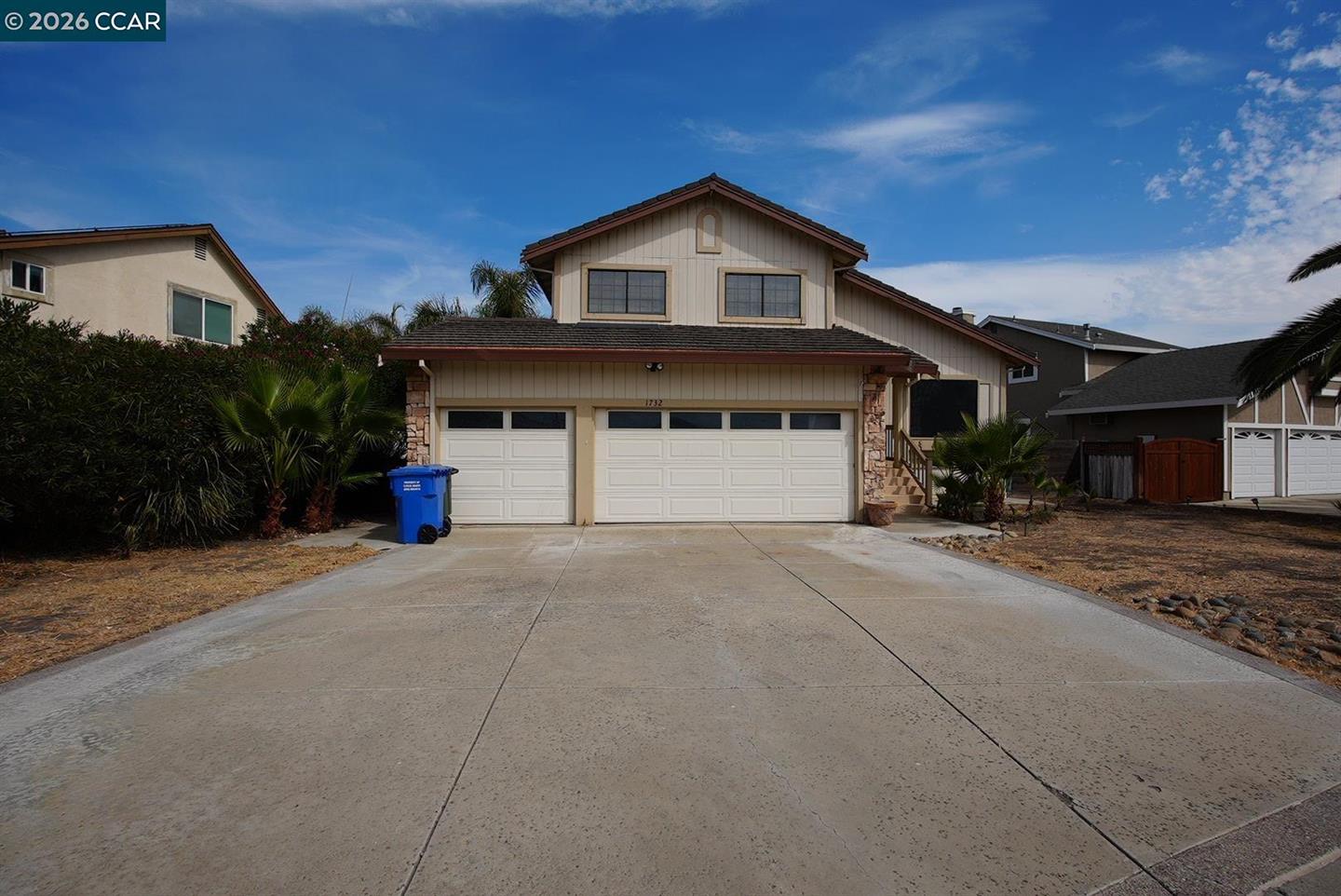 1732 Dolphin Pl photo 3