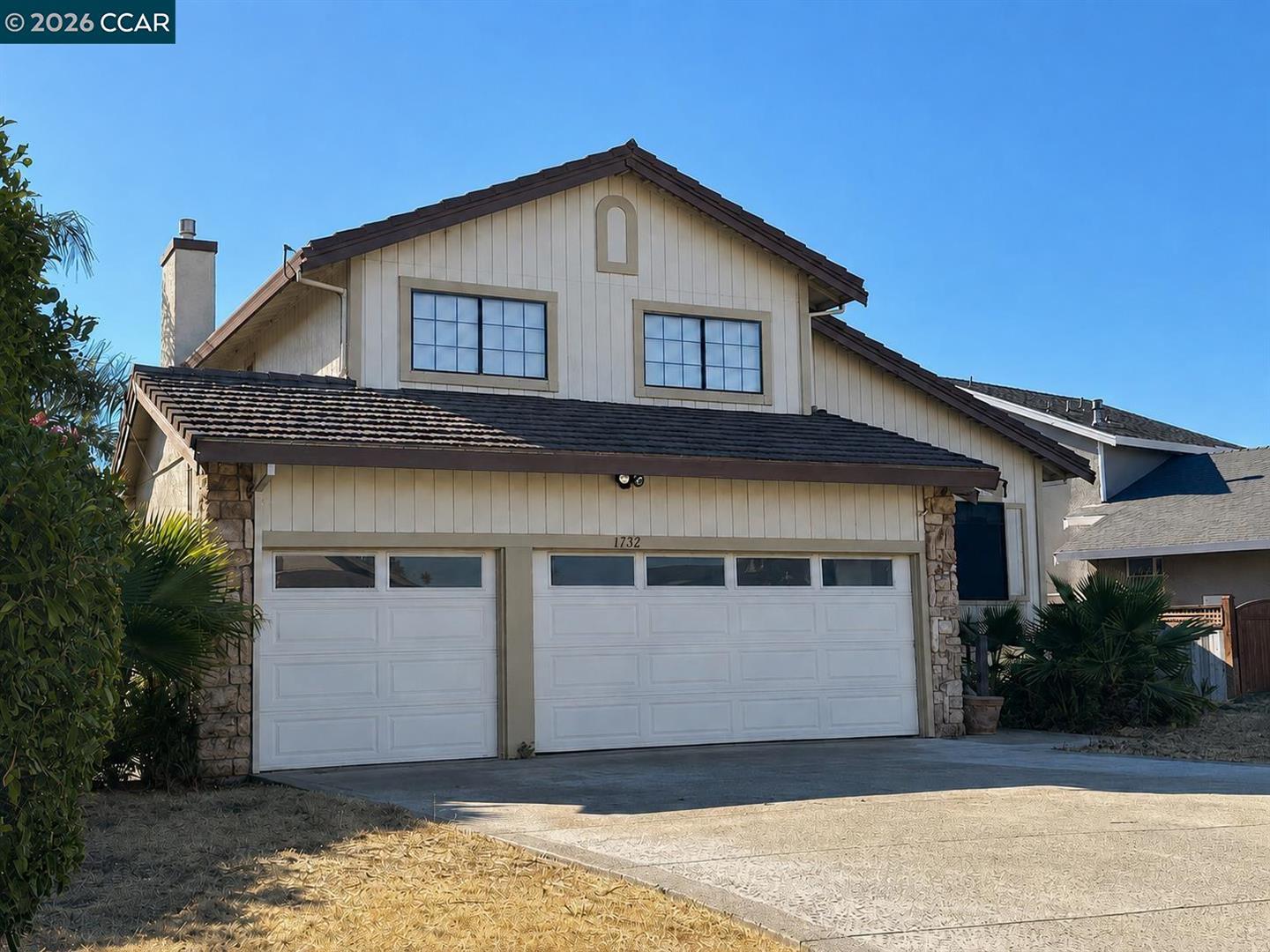 1732 Dolphin Pl photo 4