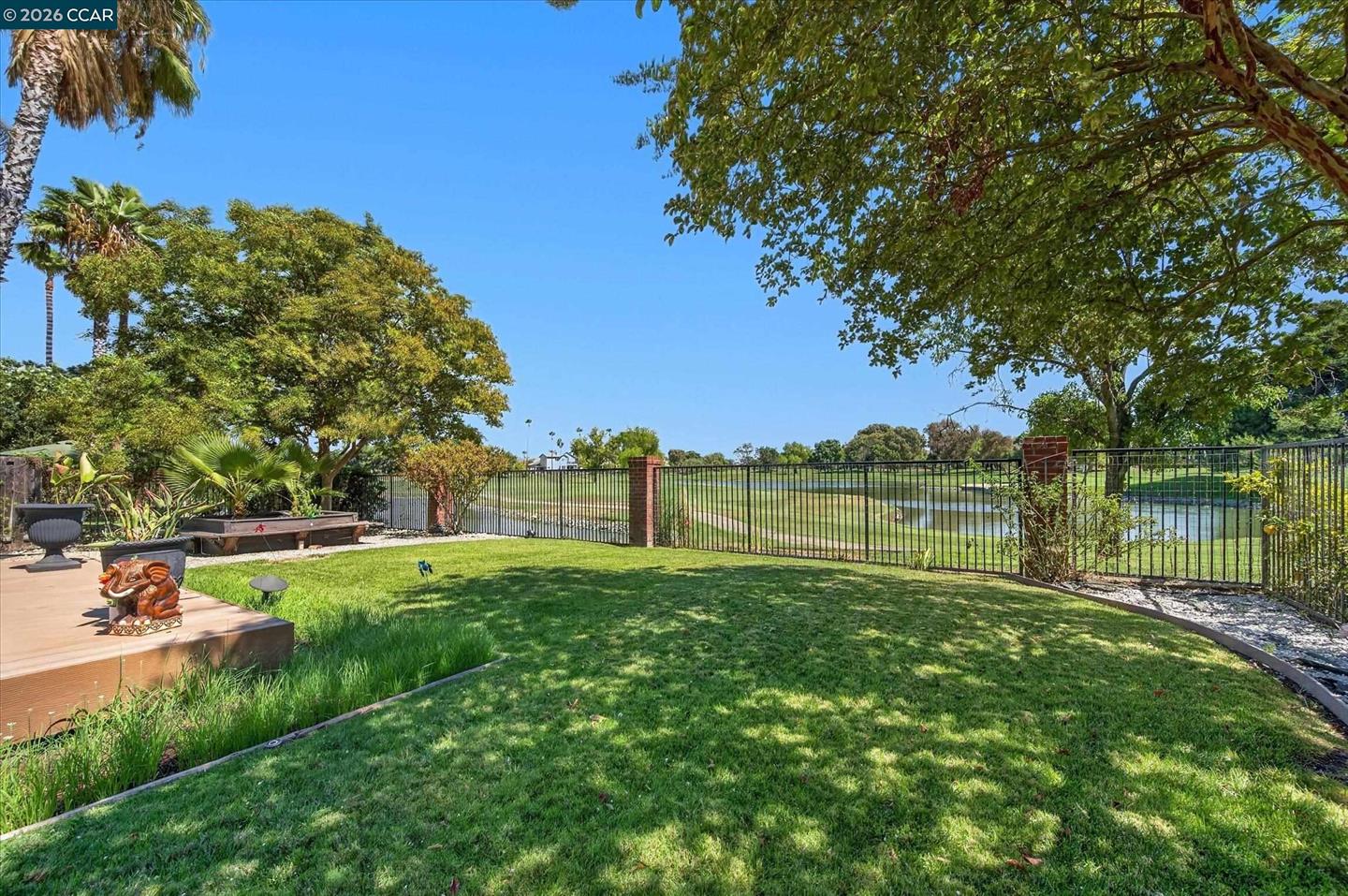 2353 Wayfarer Dr photo 41
