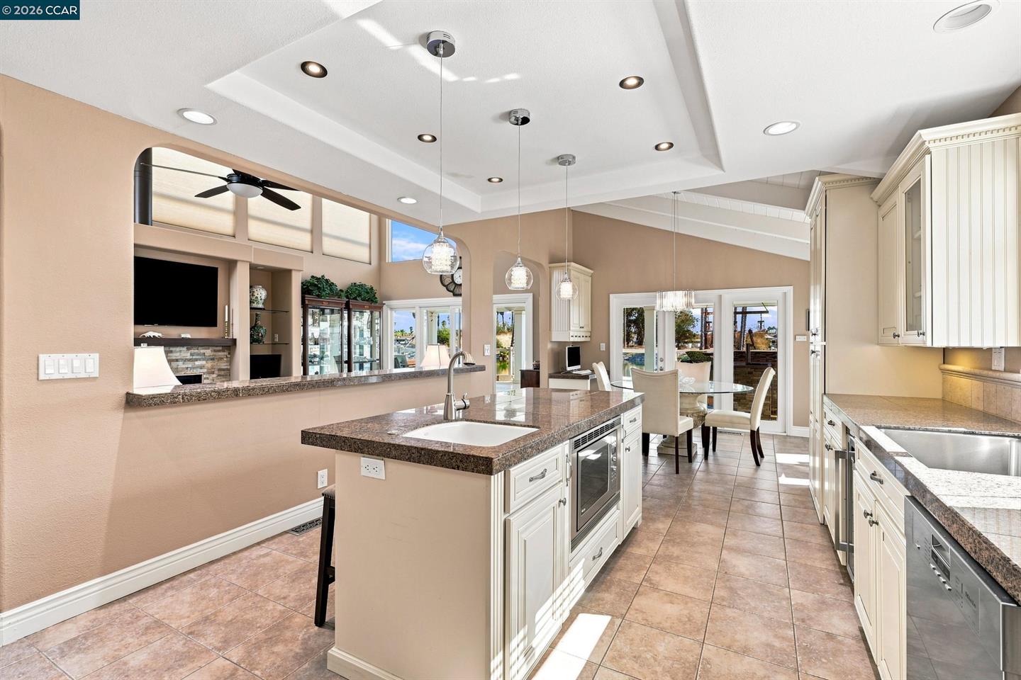 825 Discovery Bay Blvd photo 14