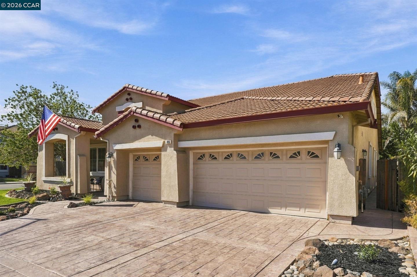 405 Emerson Ct photo 3