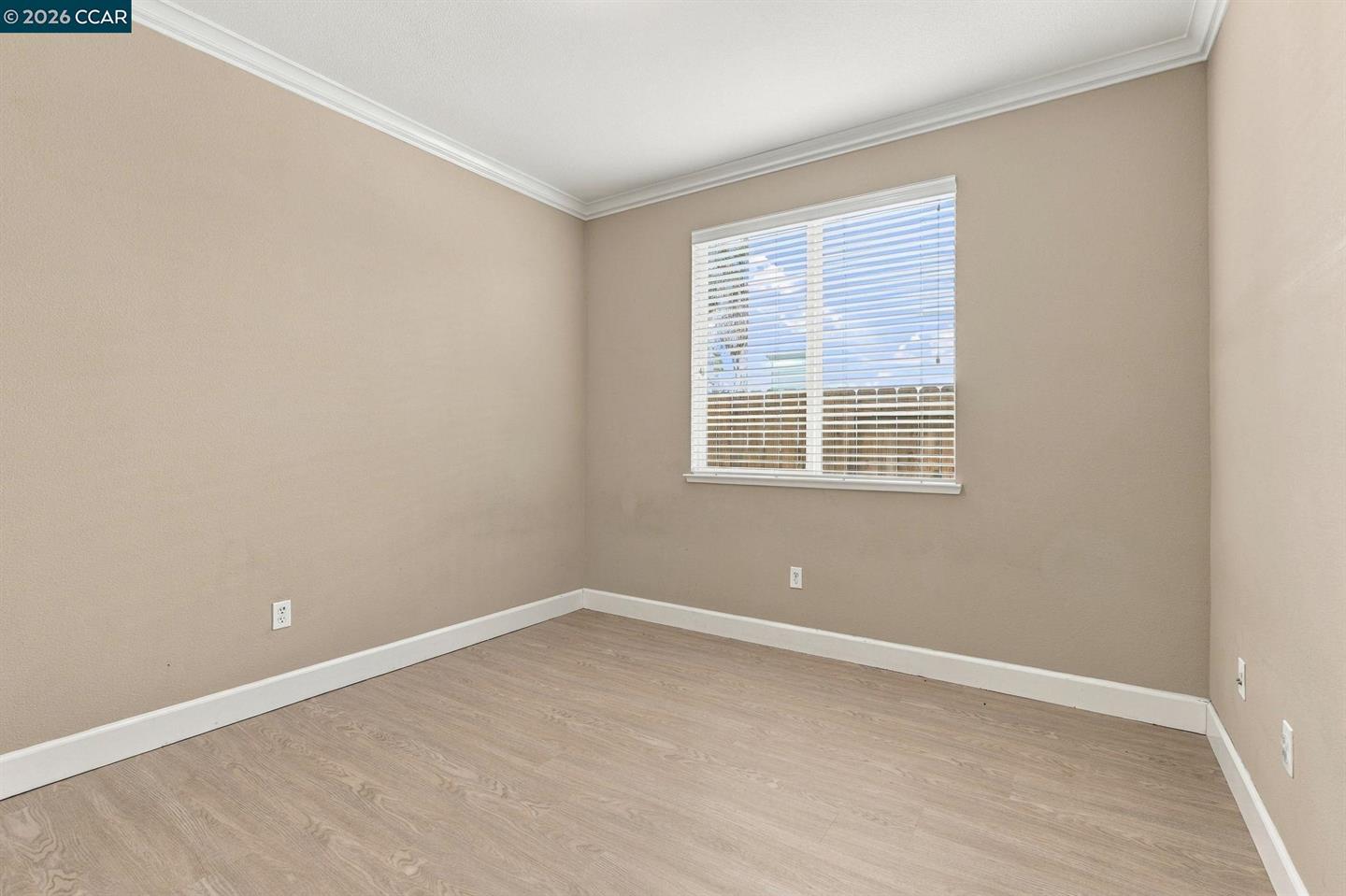 405 Emerson Ct photo 24