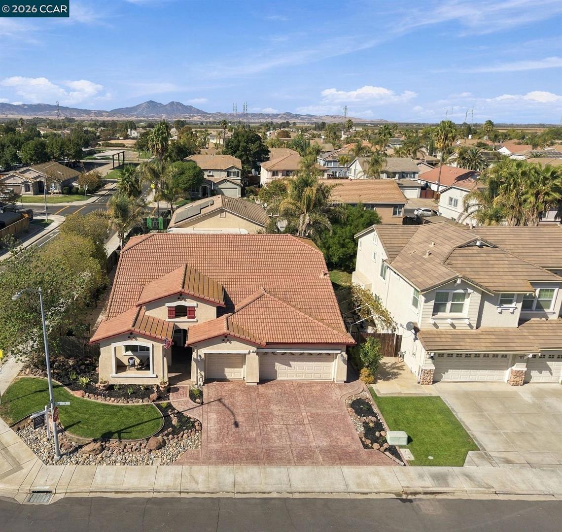 405 Emerson Ct photo 4