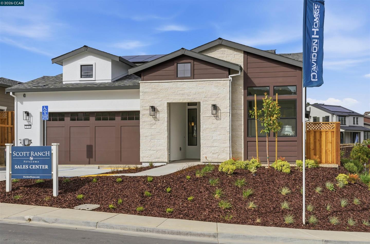 10 Red Barn Ct, Petaluma, CA