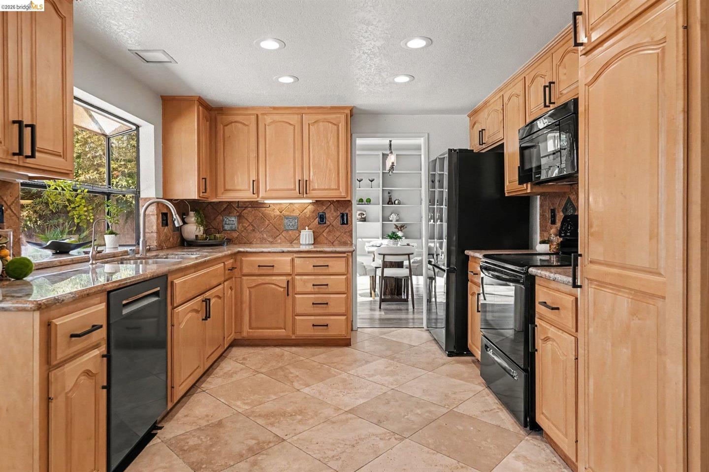 2110 Largo Ct photo 19