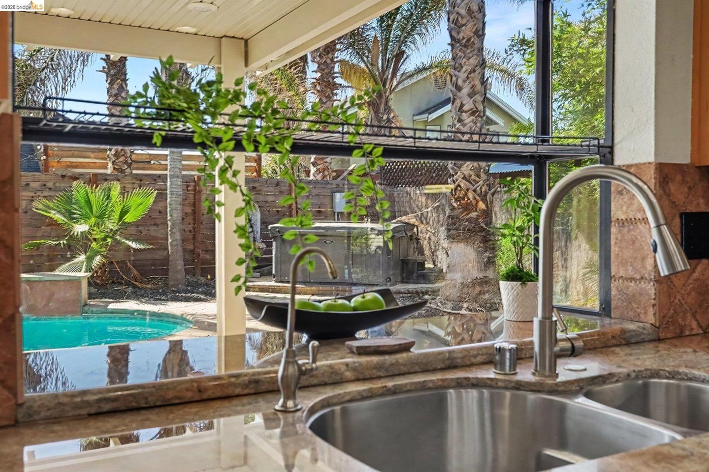 2110 Largo Ct photo 3