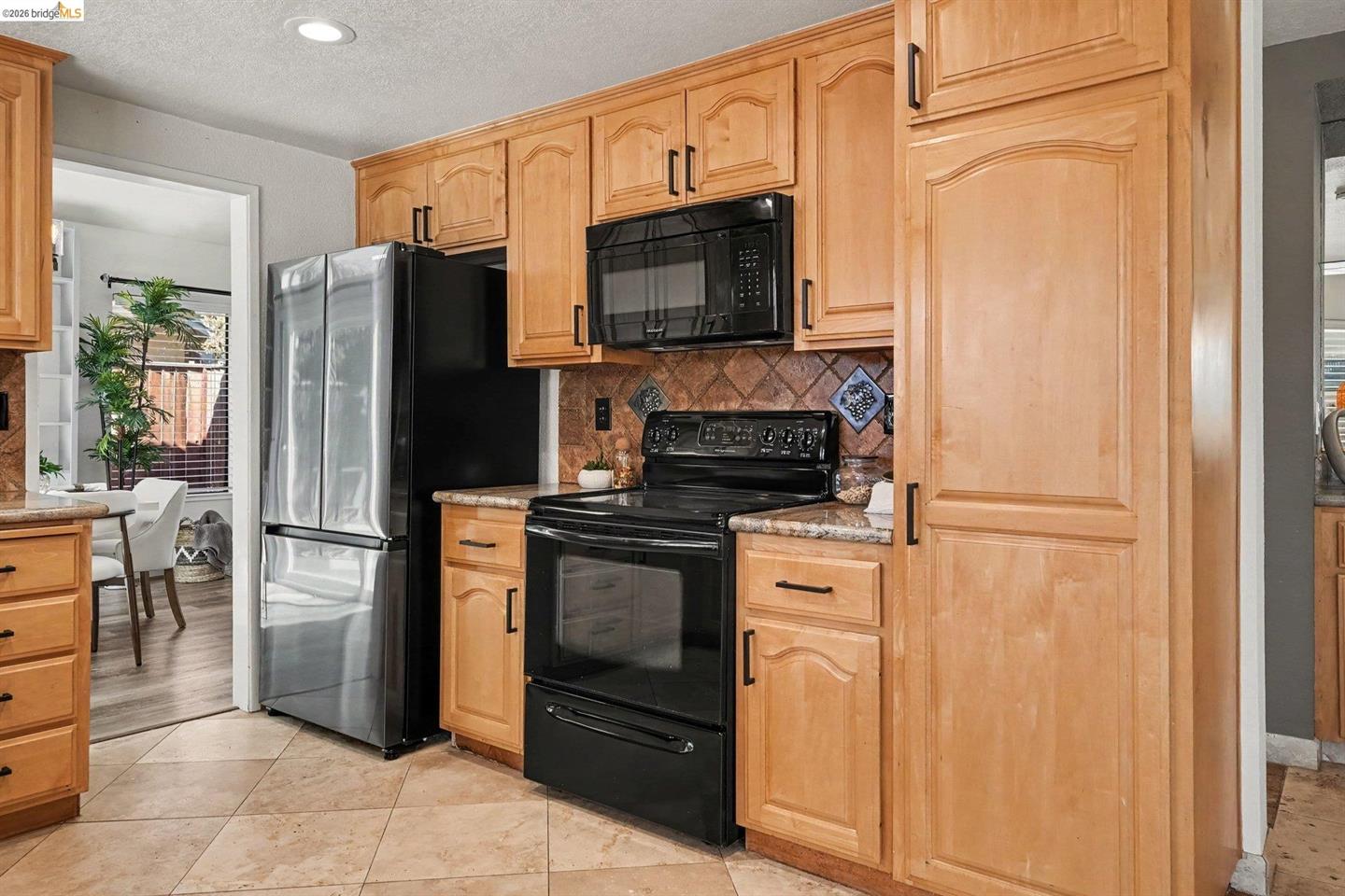 2110 Largo Ct photo 22