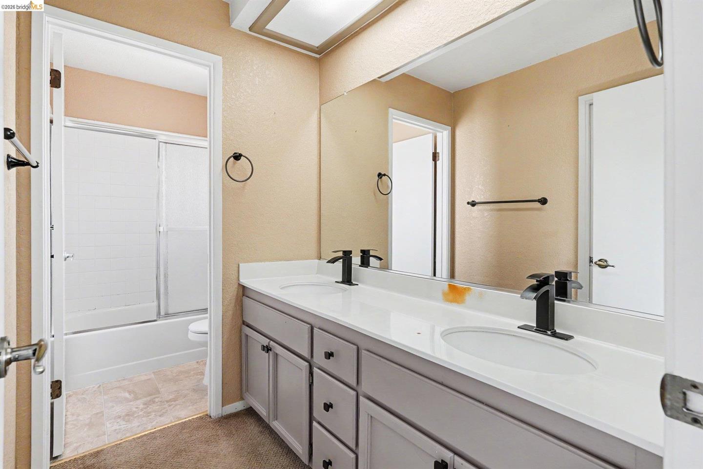 2110 Largo Ct photo 35