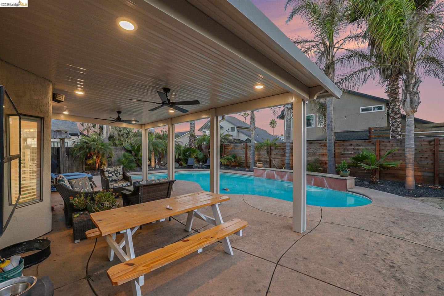 2110 Largo Ct photo 38