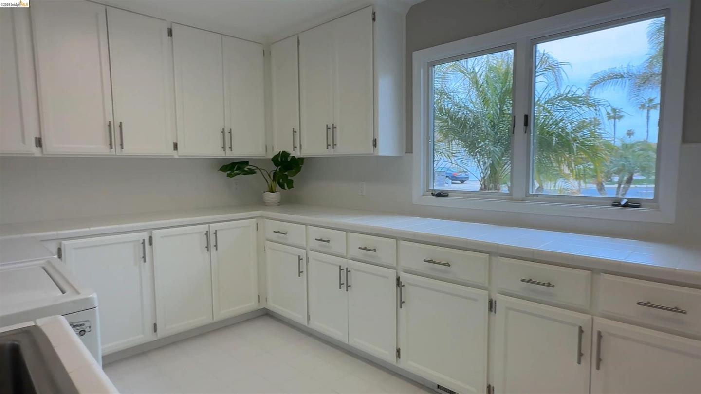 91 Shell Pl photo 12