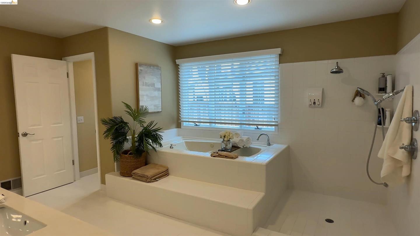 91 Shell Pl photo 23