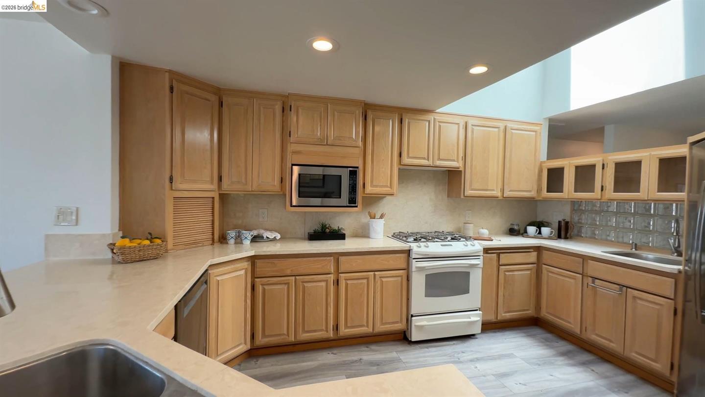 281 Discovery Bay Blvd photo 8