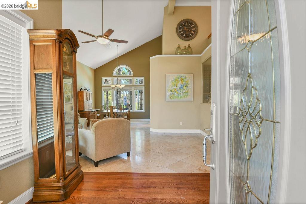 2442 Pinehurst Ct photo 2