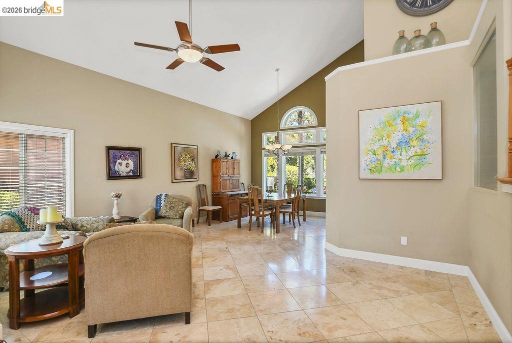 2442 Pinehurst Ct photo 3