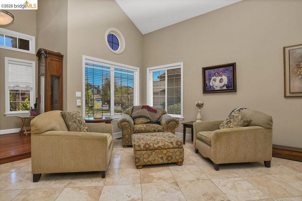 2442 Pinehurst Ct photo 4