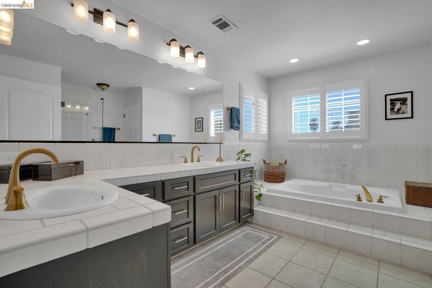 5530 Edgeview DR photo 31