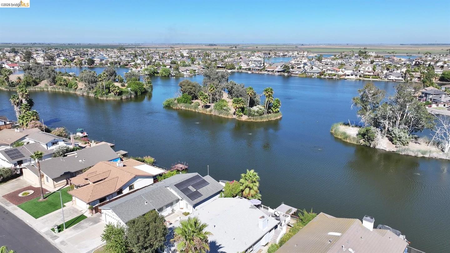 1264 Beach Ct photo 3