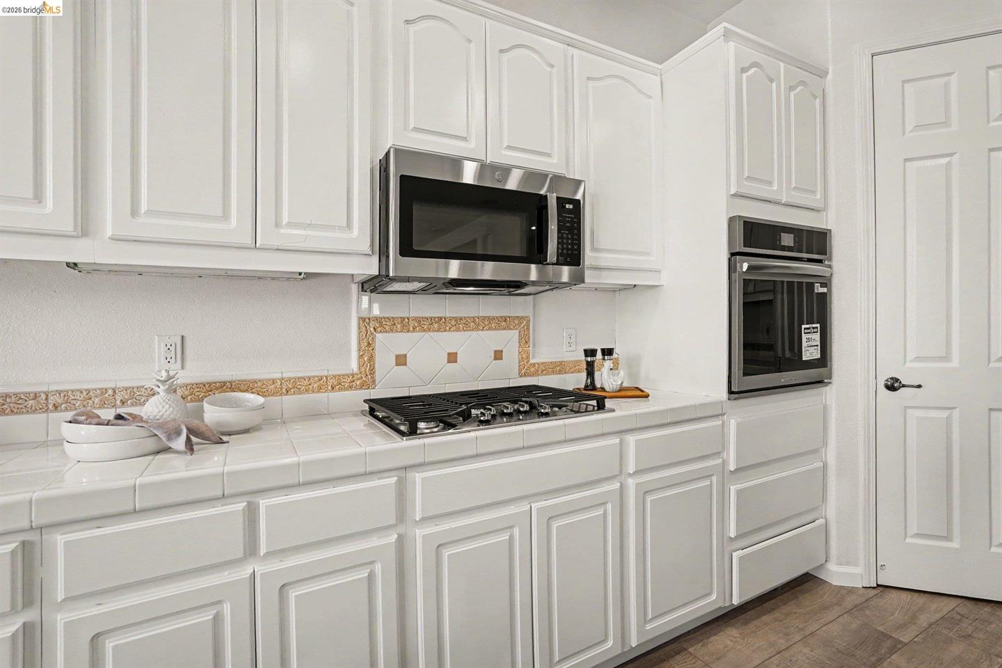217 Sussex photo 6
