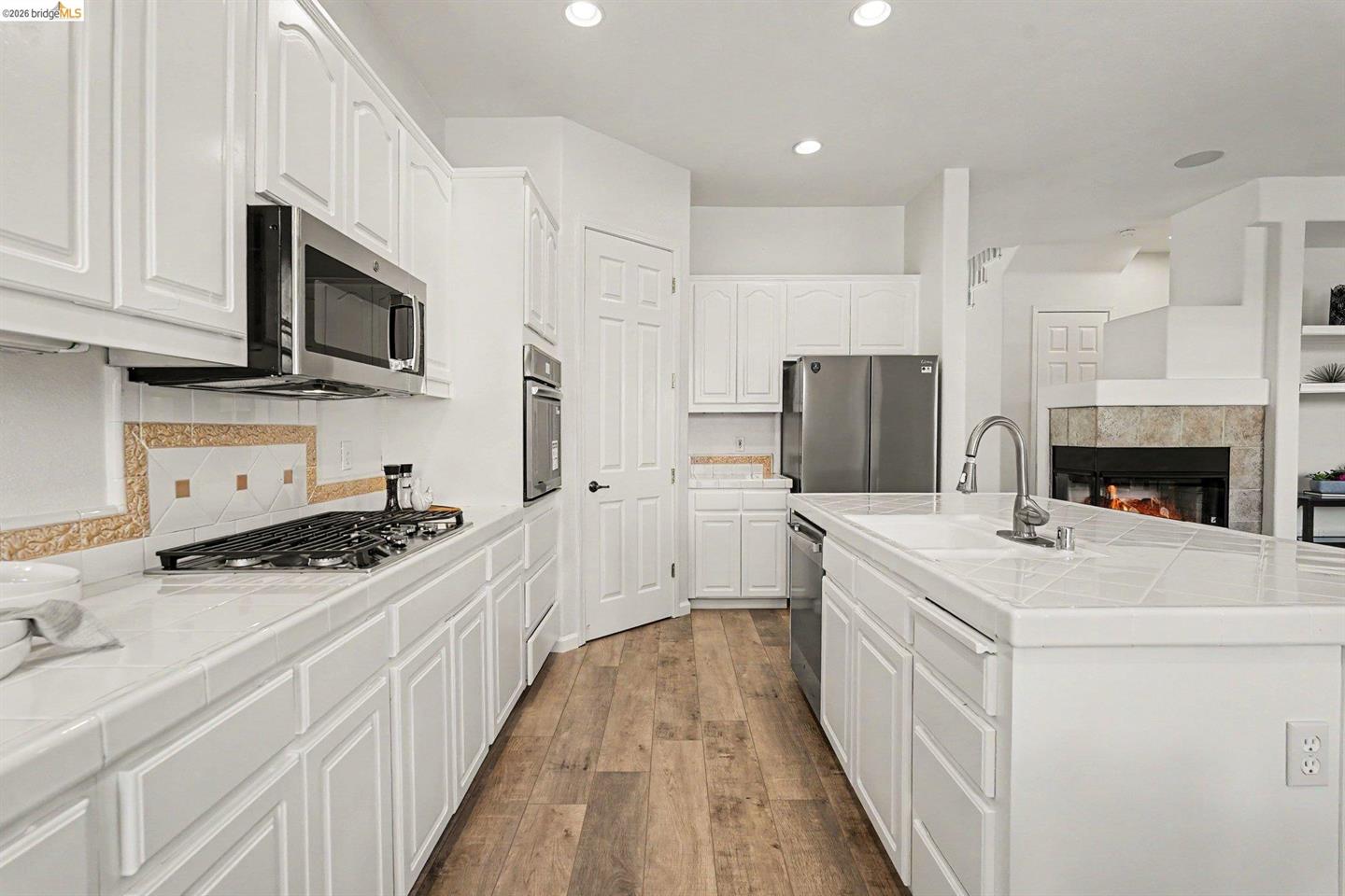 217 Sussex photo 8