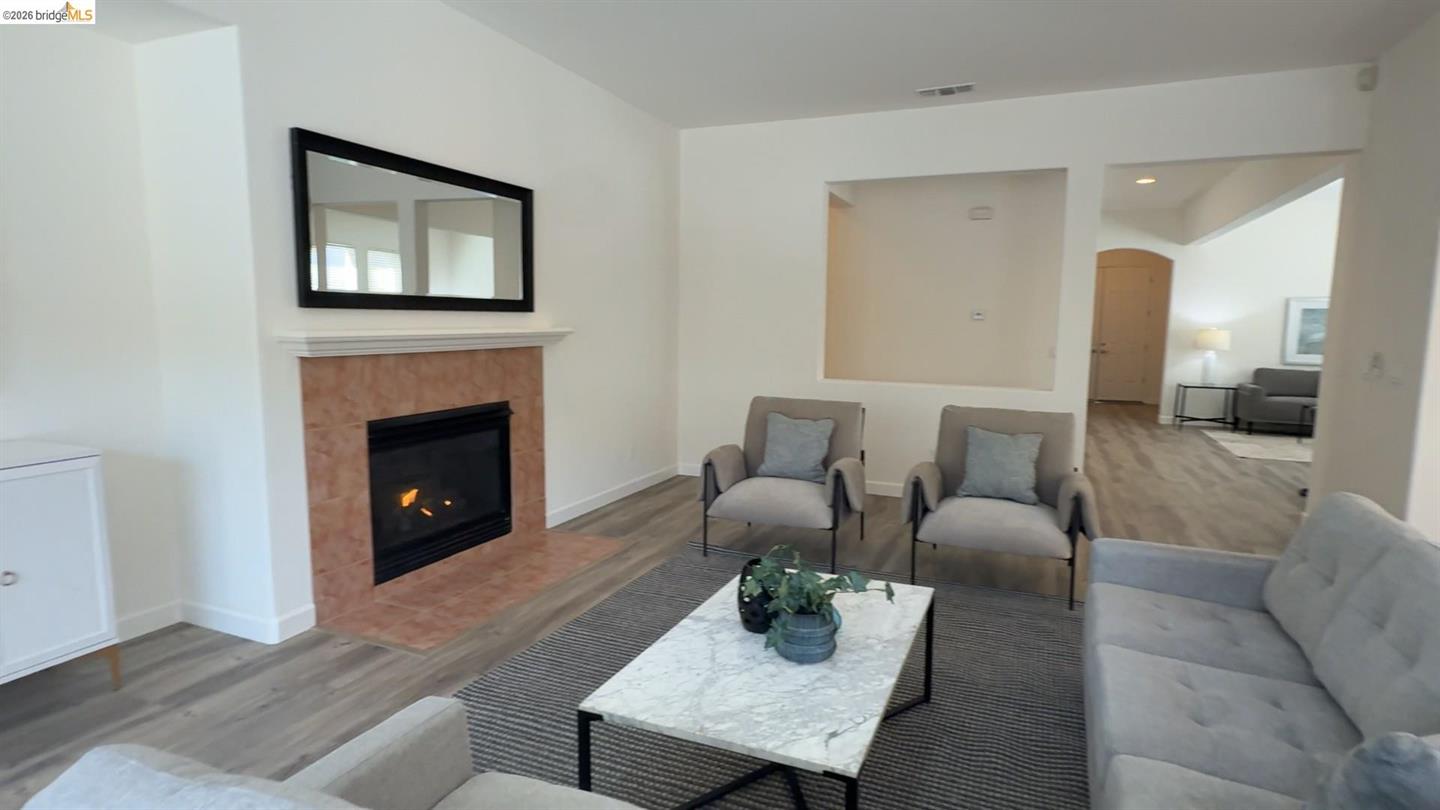 5556 Arcadia Cir photo 4